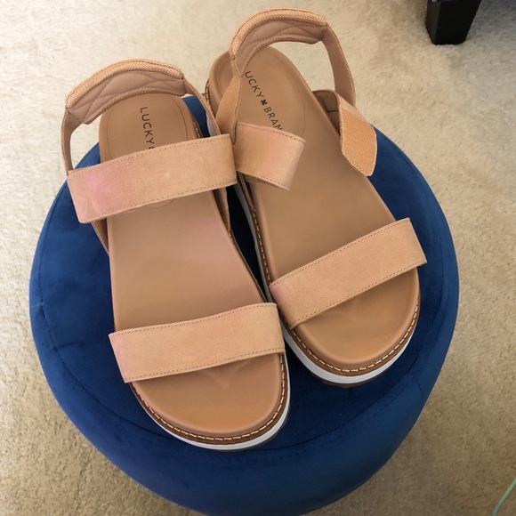 Lucky Brand tan velcro closure ankle strap single brand sandal with sport bottom - Picture 2 of 5